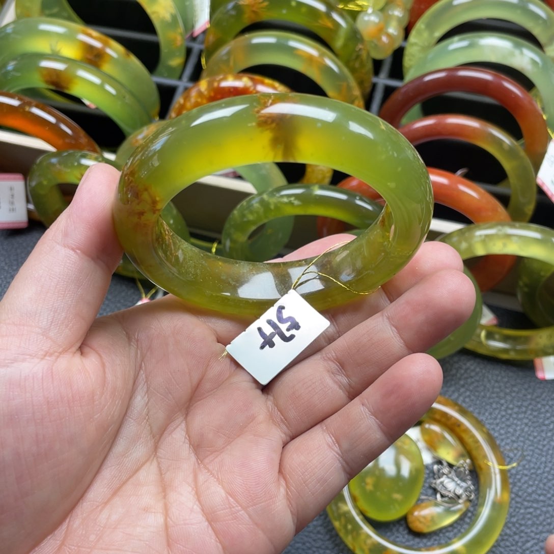 未镶嵌蛇纹石玉手镯有裂手镯特价不退不换