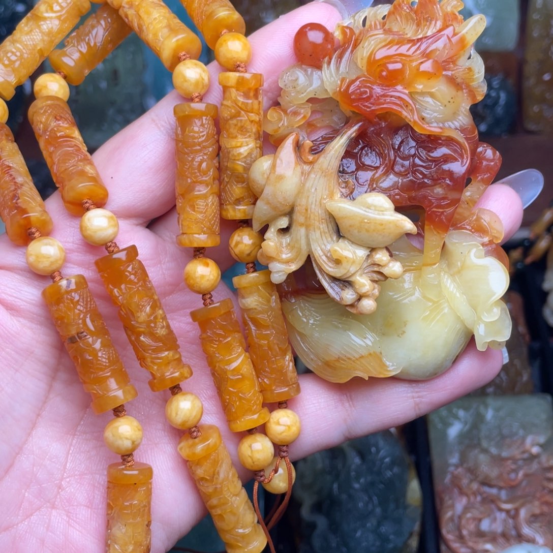 用***4蛇纹石玉未镶嵌颈饰