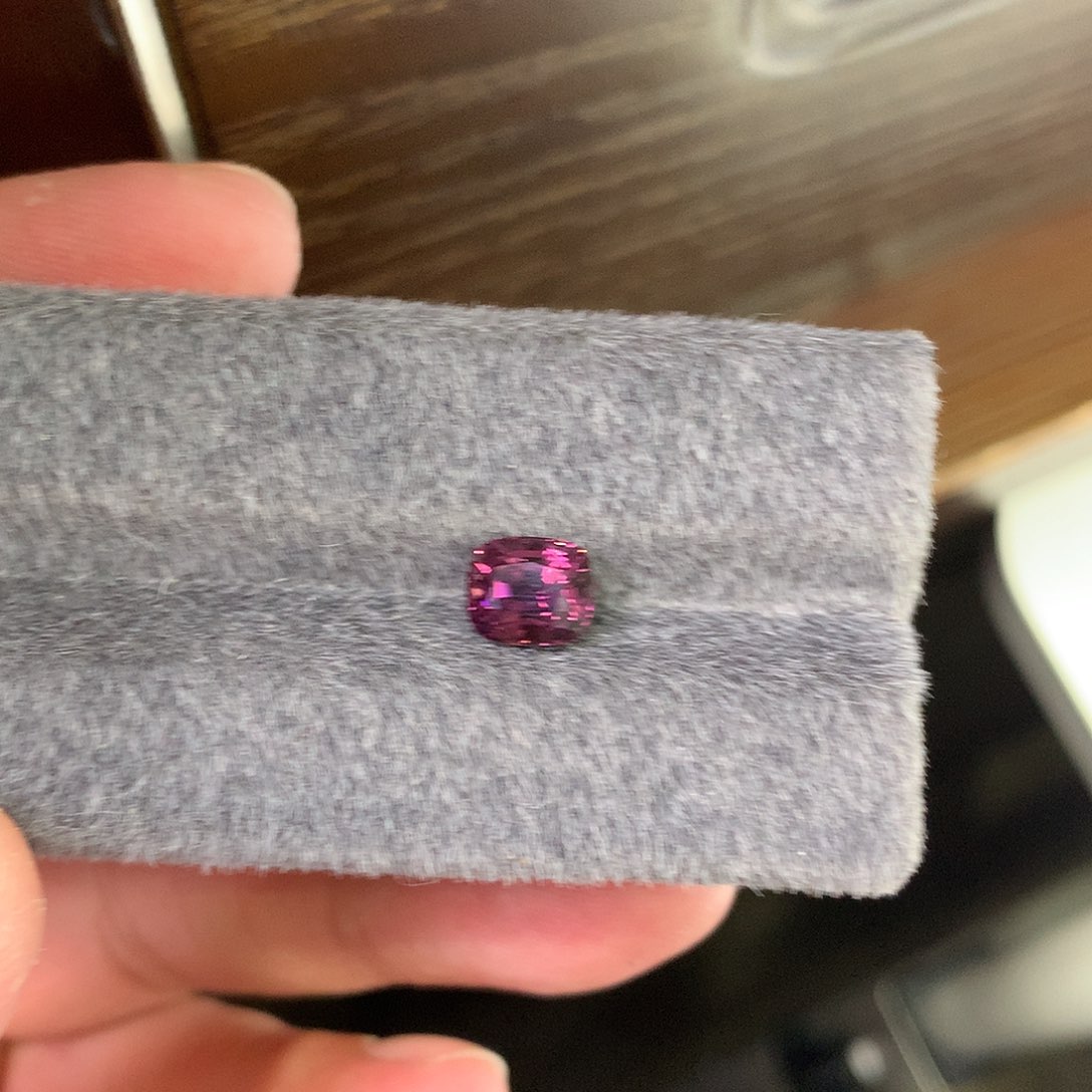 尖晶石裸石未镶嵌