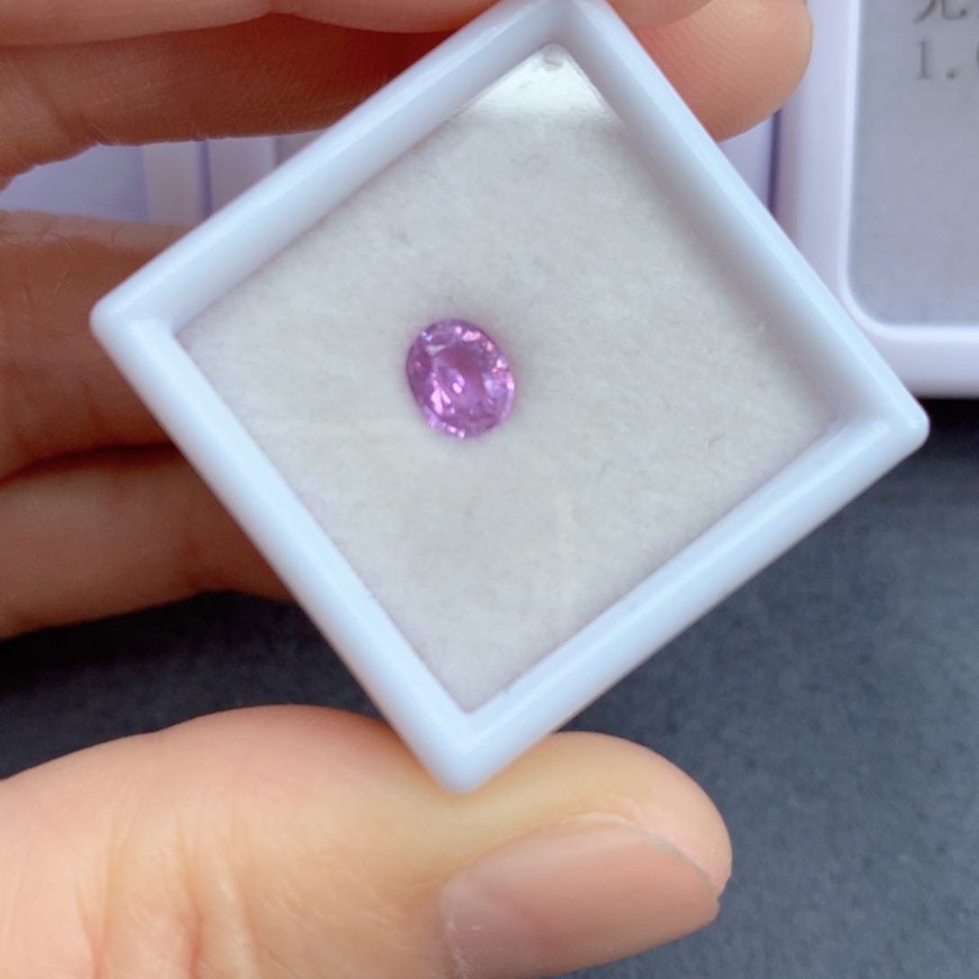 彩色蓝宝石无烧0.7克拉裸石未镶嵌