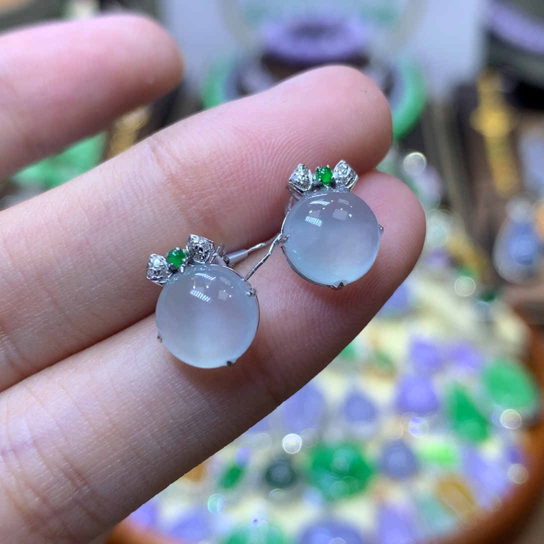 翡翠18K金镶嵌颈饰翡翠