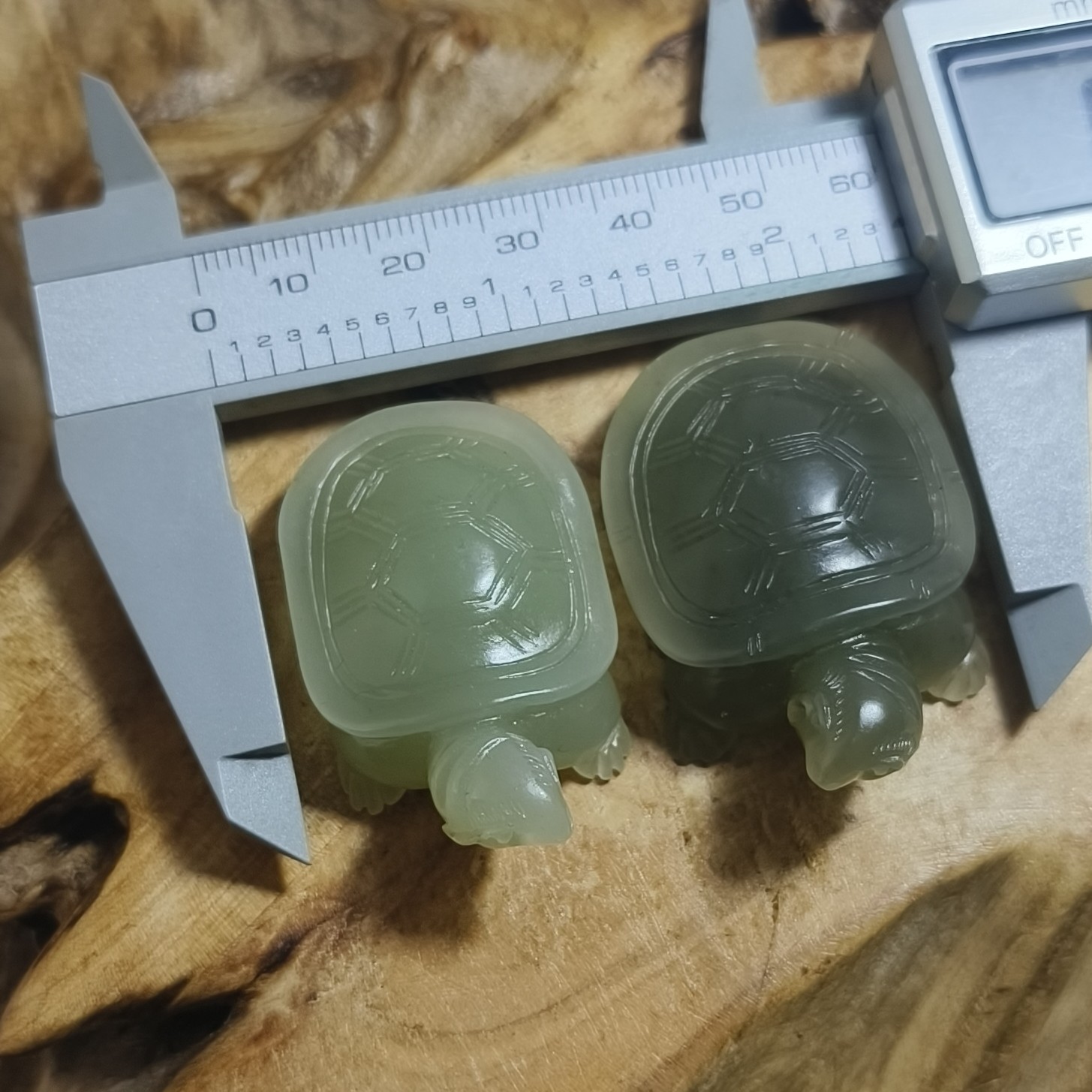 和田玉新疆若羌手工金钱龟一对
