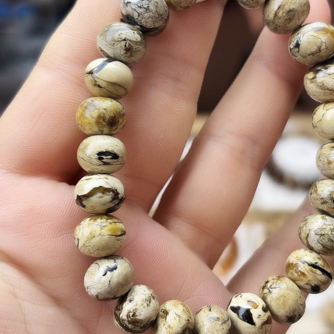 大***哥琥珀未镶嵌裸石十91538