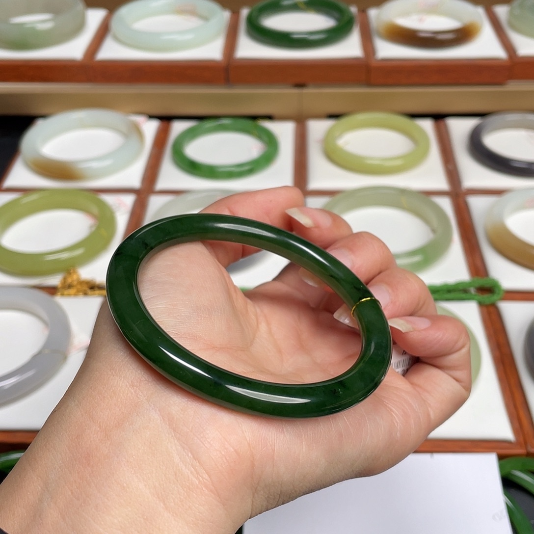 和田玉未镶嵌手镯-俄料 菠菜绿
