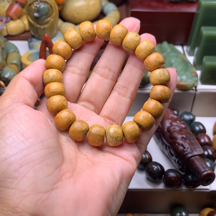 岫岩河磨玉（透闪石质玉）手链未镶嵌凉*哥