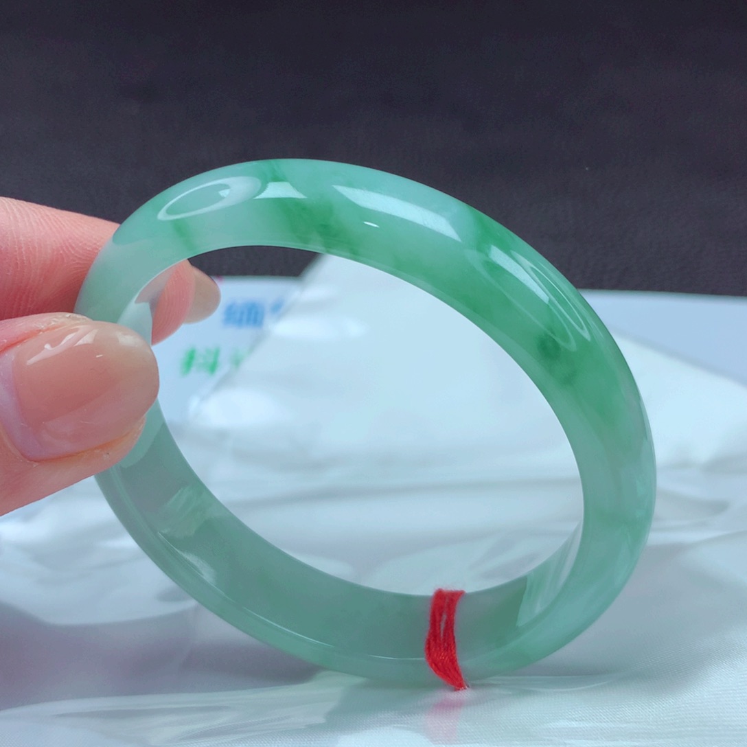 翡翠手镯未镶嵌手镯88