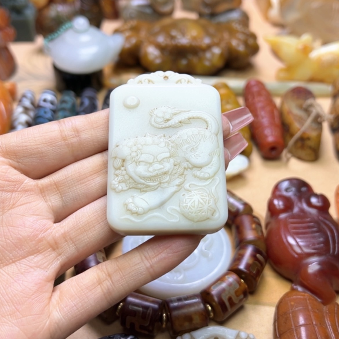 【闪购商品】蛇纹石玉颈饰未镶嵌