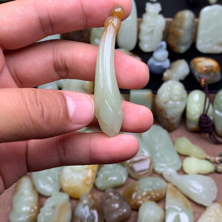 和田玉（糖玉）未镶嵌颈饰