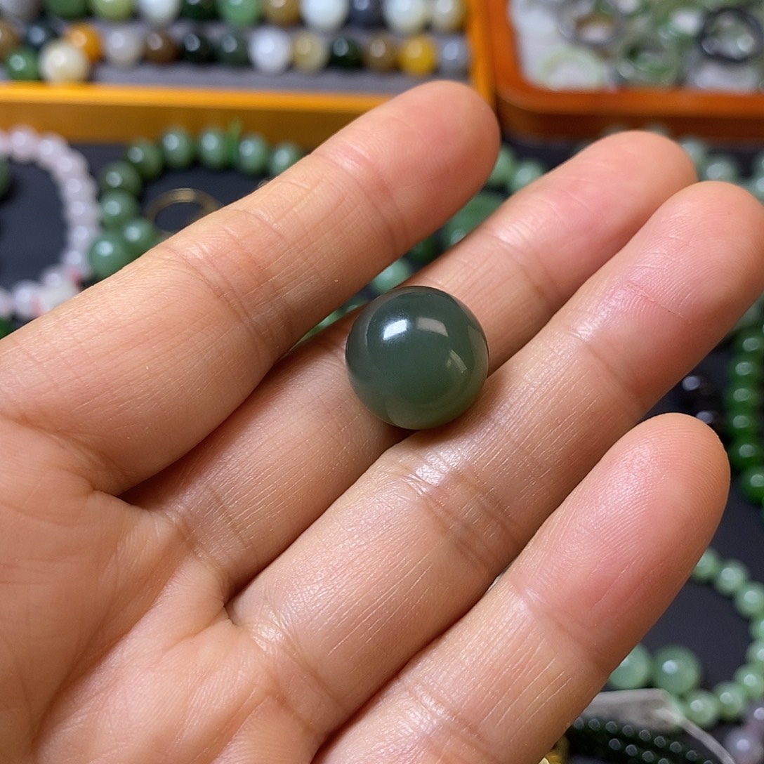 夜***归和田玉未镶嵌珠宝半成品