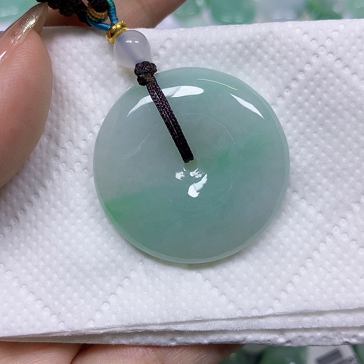 翡翠未镶嵌颈饰挂件