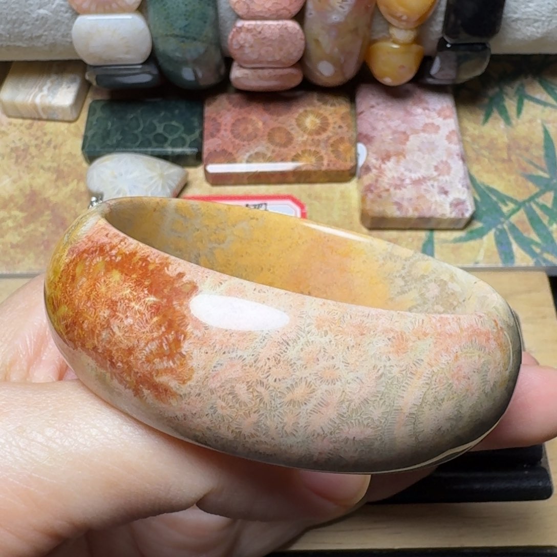 硅化玉55红粉金黄虫纹，换着戴未镶嵌