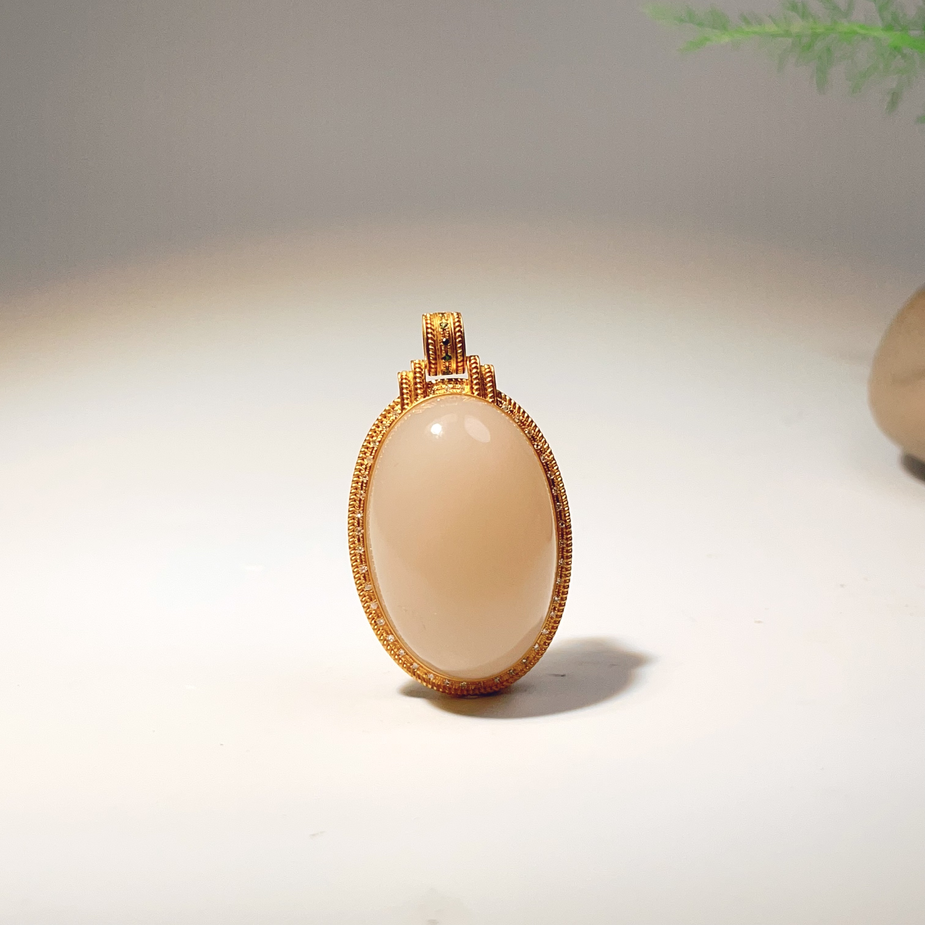 九溪【星珞】和田玉熟藕粉蛋面金镶吊坠挂件·18k金镶嵌