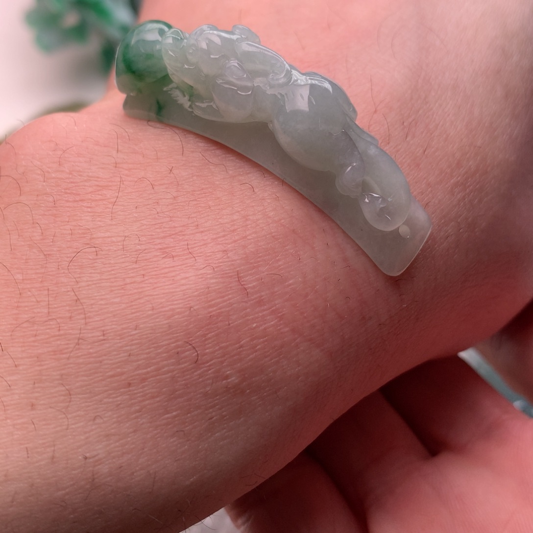 定制翡翠未镶嵌貔貅手牌