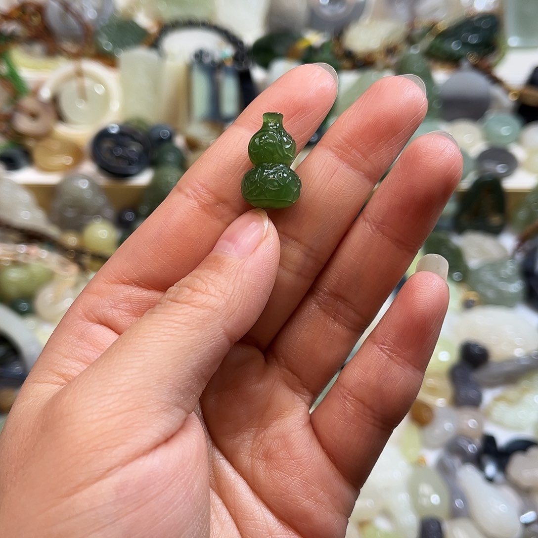 s***雪和田玉未镶嵌吊坠(不含链)