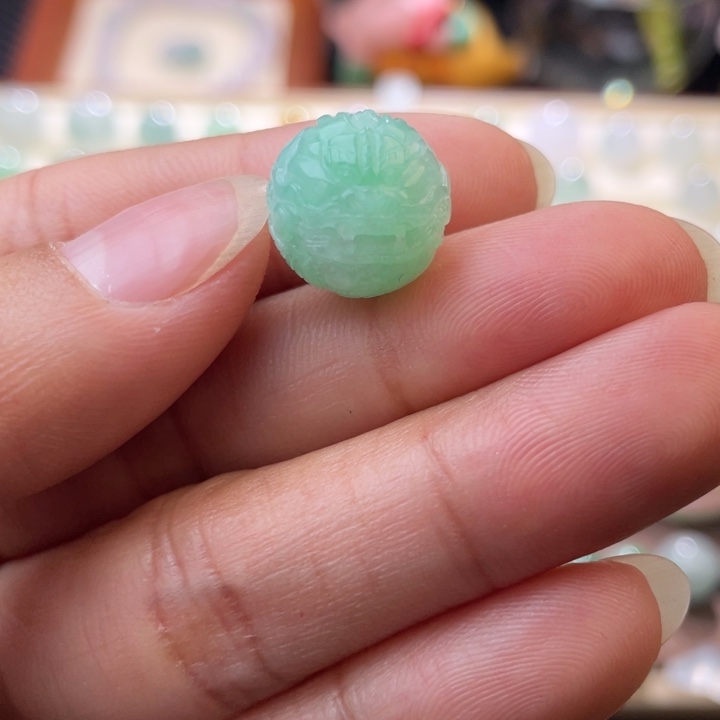 翡翠散珠甜绿色龙珠13mm