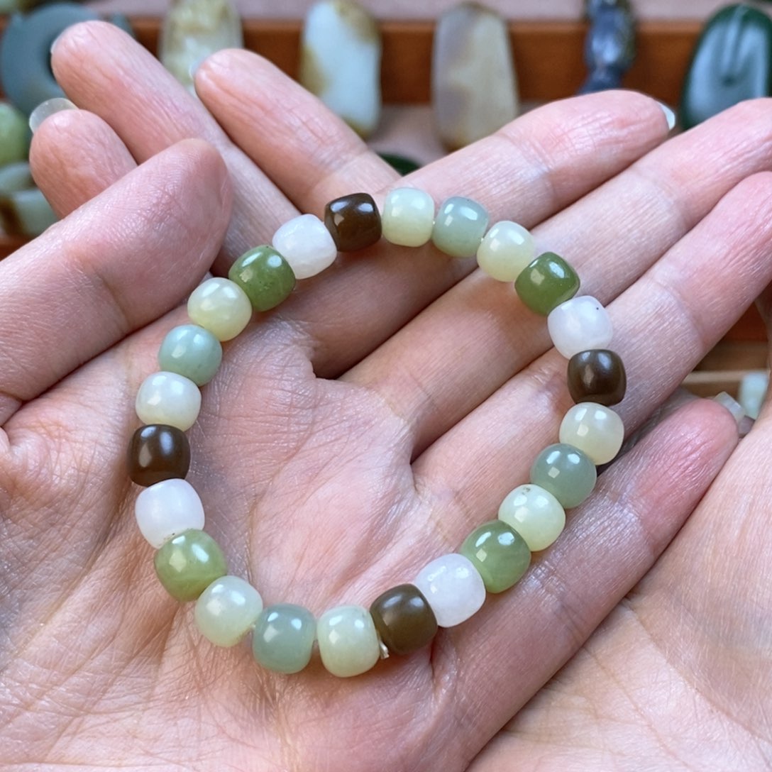 和田玉（碧玉）颈饰未镶嵌