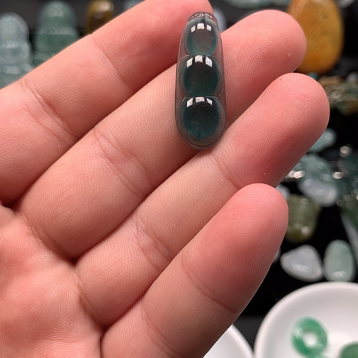 翡翠未镶嵌颈饰翡翠首饰