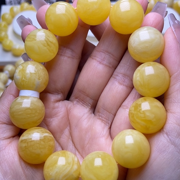 未镶嵌琥珀裸石2