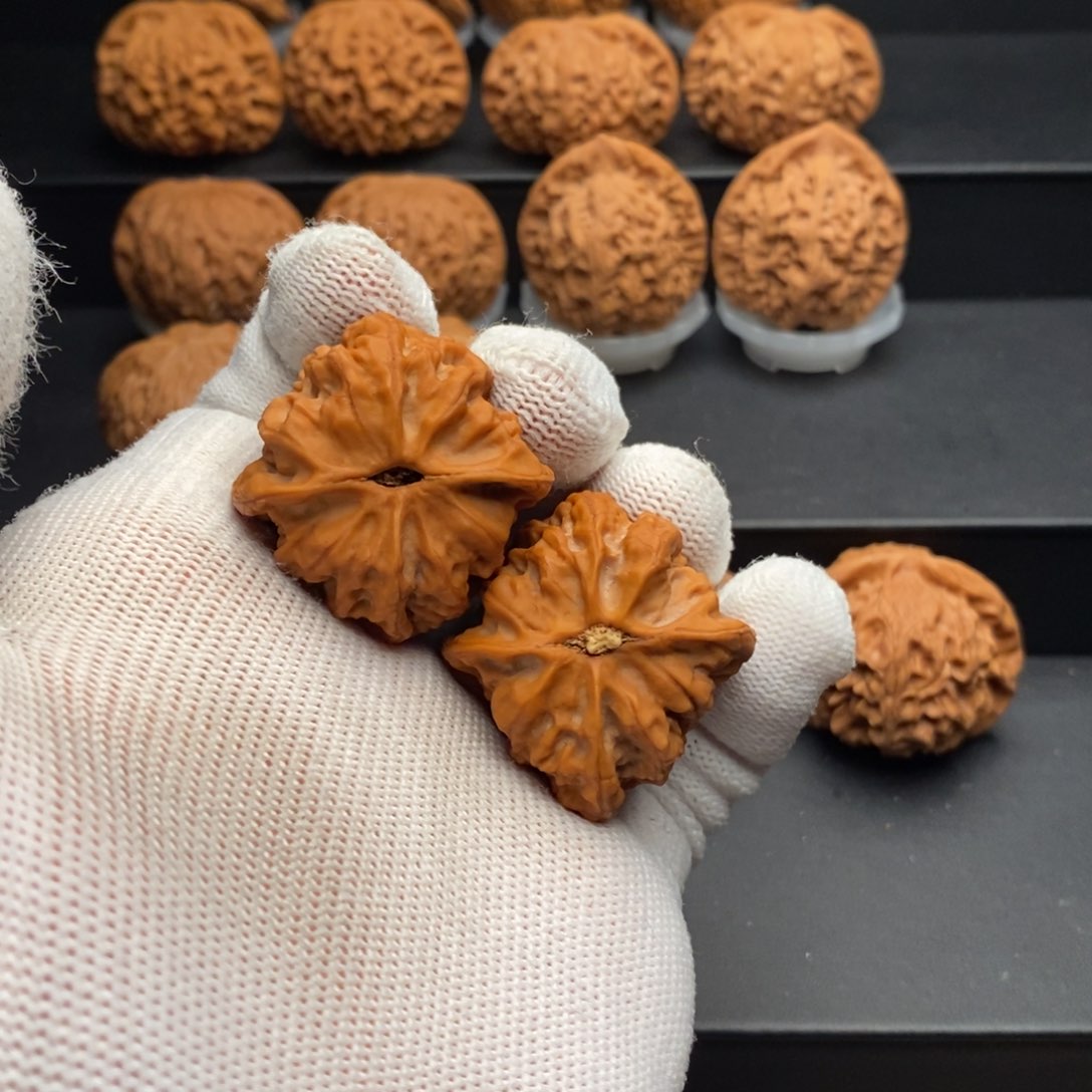 吊坠文玩核桃托**王36佛肚