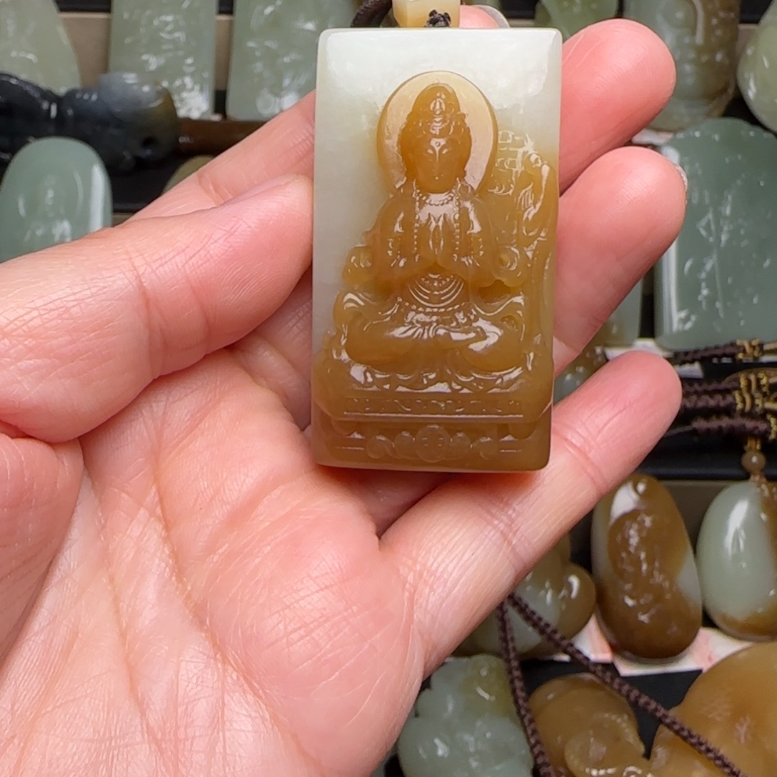 用***8和田玉未镶嵌颈饰