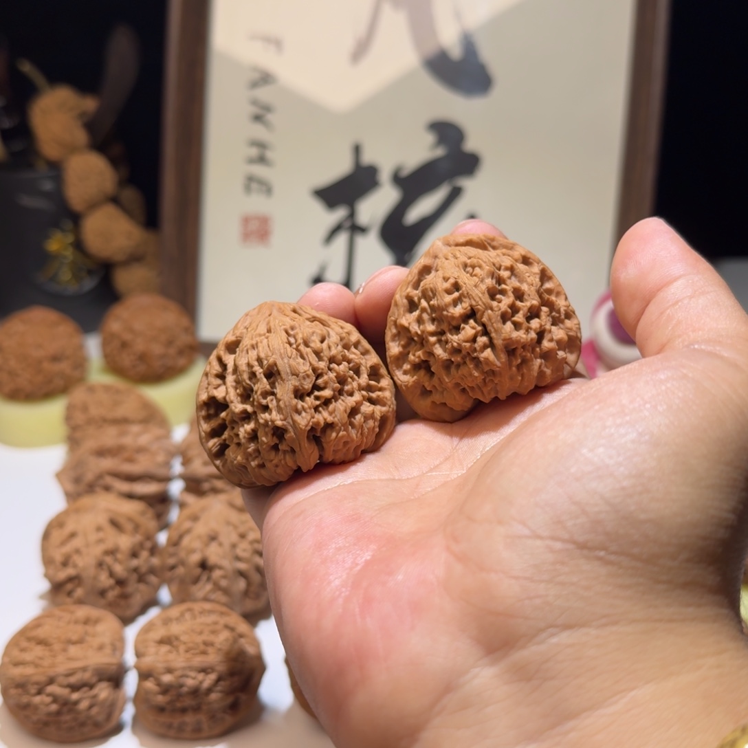 滴***文玩核桃吊坠45尺寸南疆石