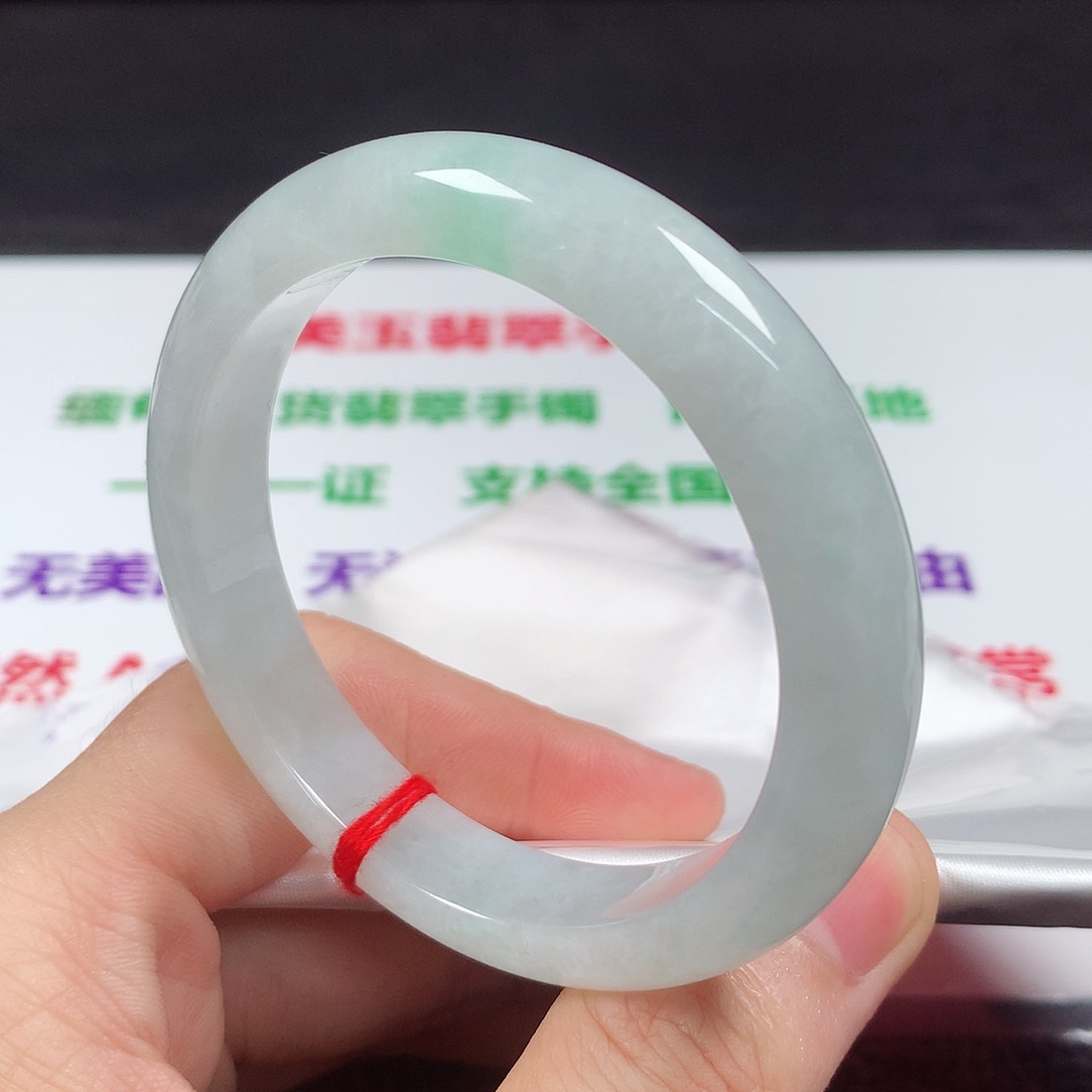 翡翠手镯未镶嵌58圈口