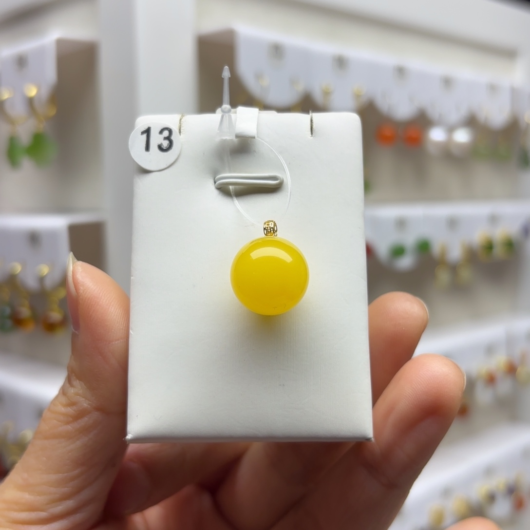 蜜蜡18K金镶嵌吊坠(不含链)