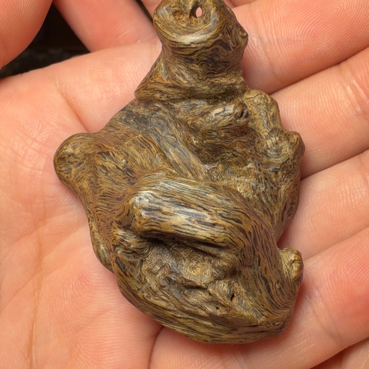 秦***岭沉香沉香碎屑金丝菩萨棋21.8克