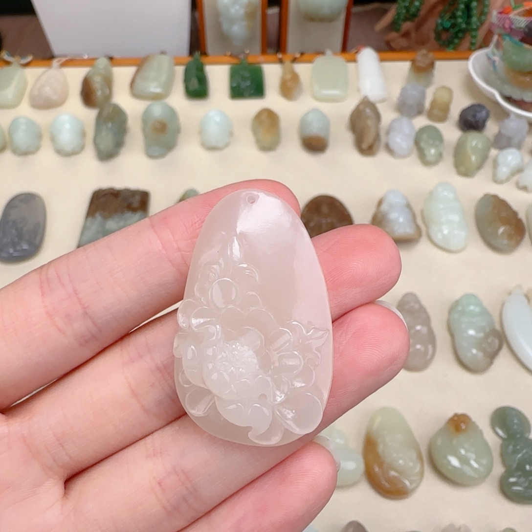 颈饰未镶嵌和田玉