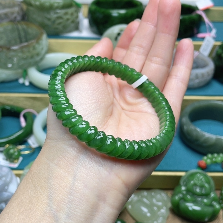 和田玉手镯59圈口 编号65未镶嵌