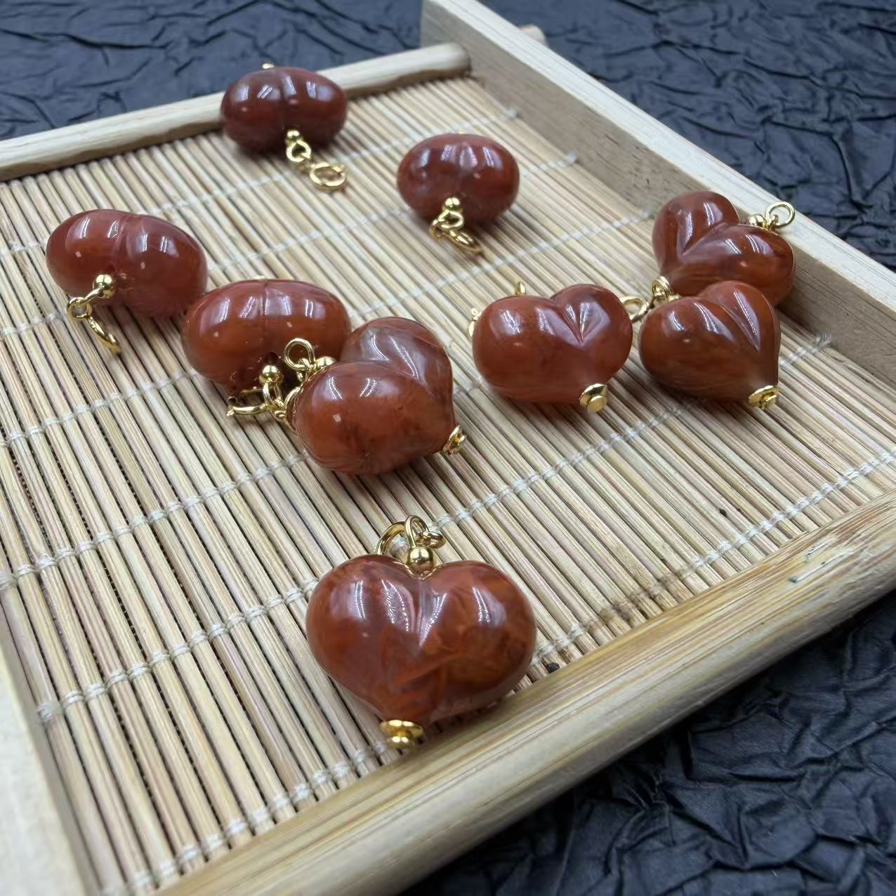 瓦西南红老矿料牛血火焰纹（屁桃）小滴溜 吊坠多样性发一