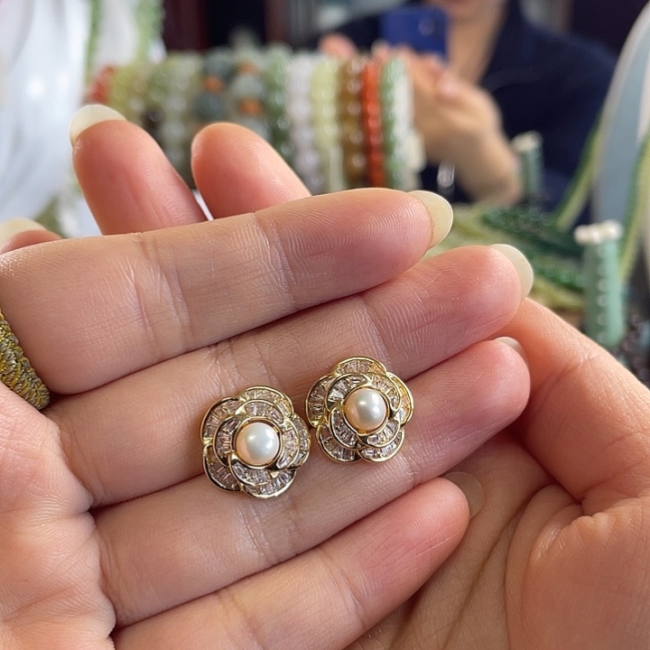 和田玉未镶嵌耳饰