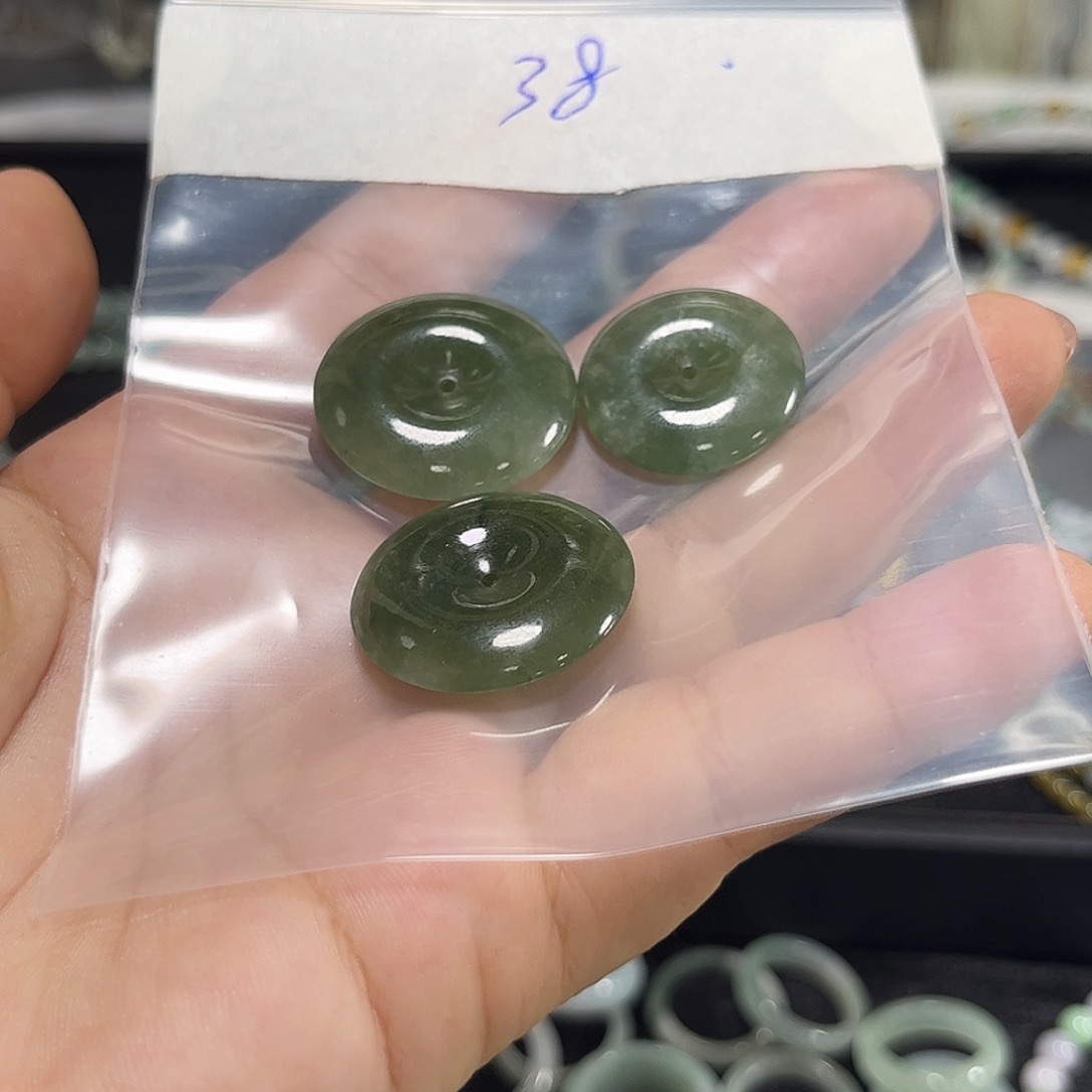 定制翡翠未镶嵌平安扣