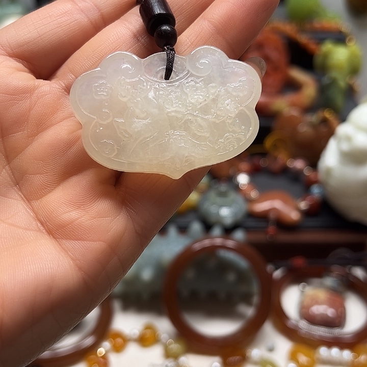 蛇纹石玉未镶嵌吊坠