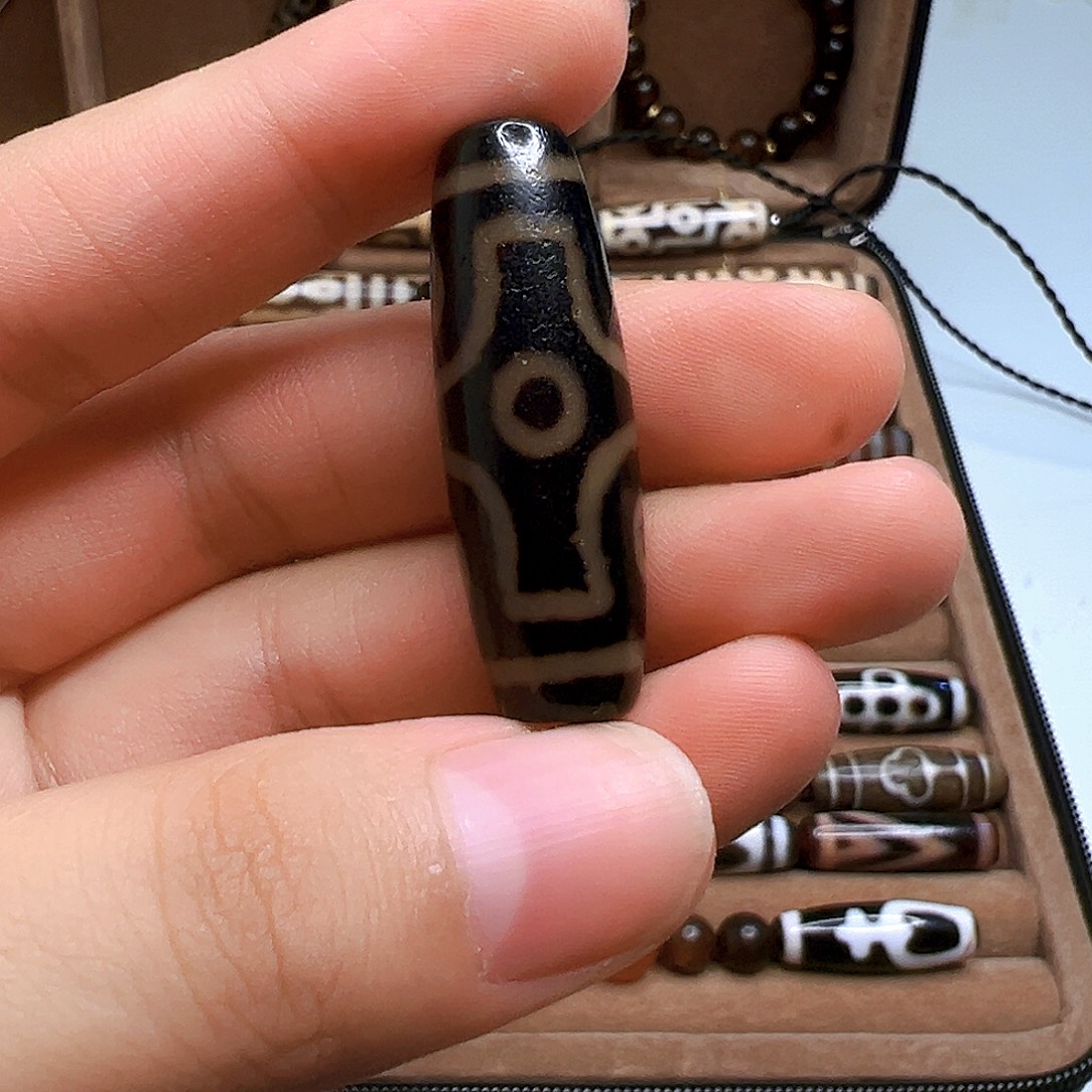 S***陈未镶嵌颈饰玛瑙/玉髓