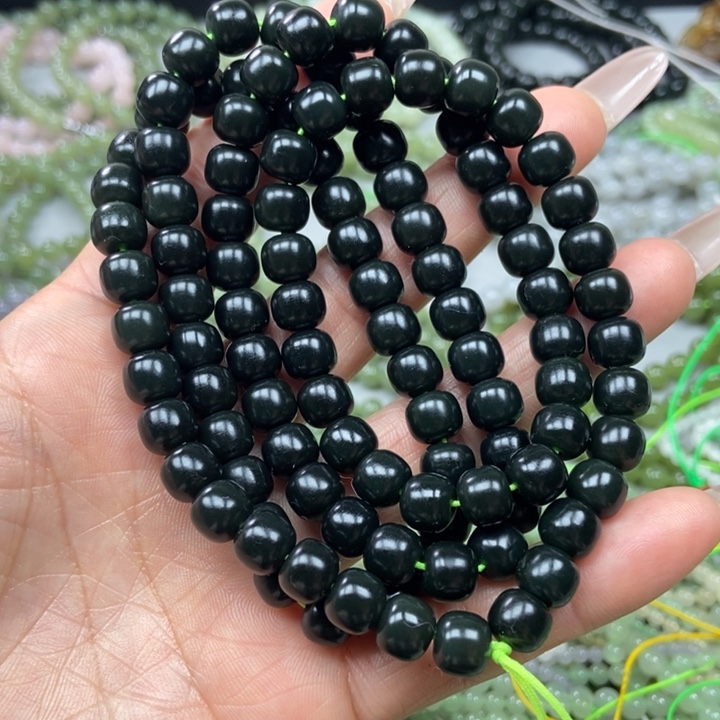 和田玉颈饰未镶嵌8