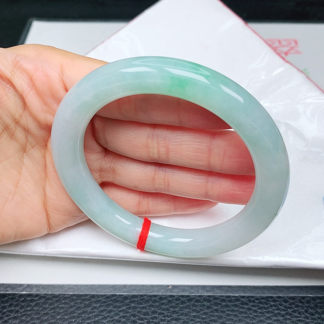 未镶嵌手镯（圆镯）翡翠果阳绿8