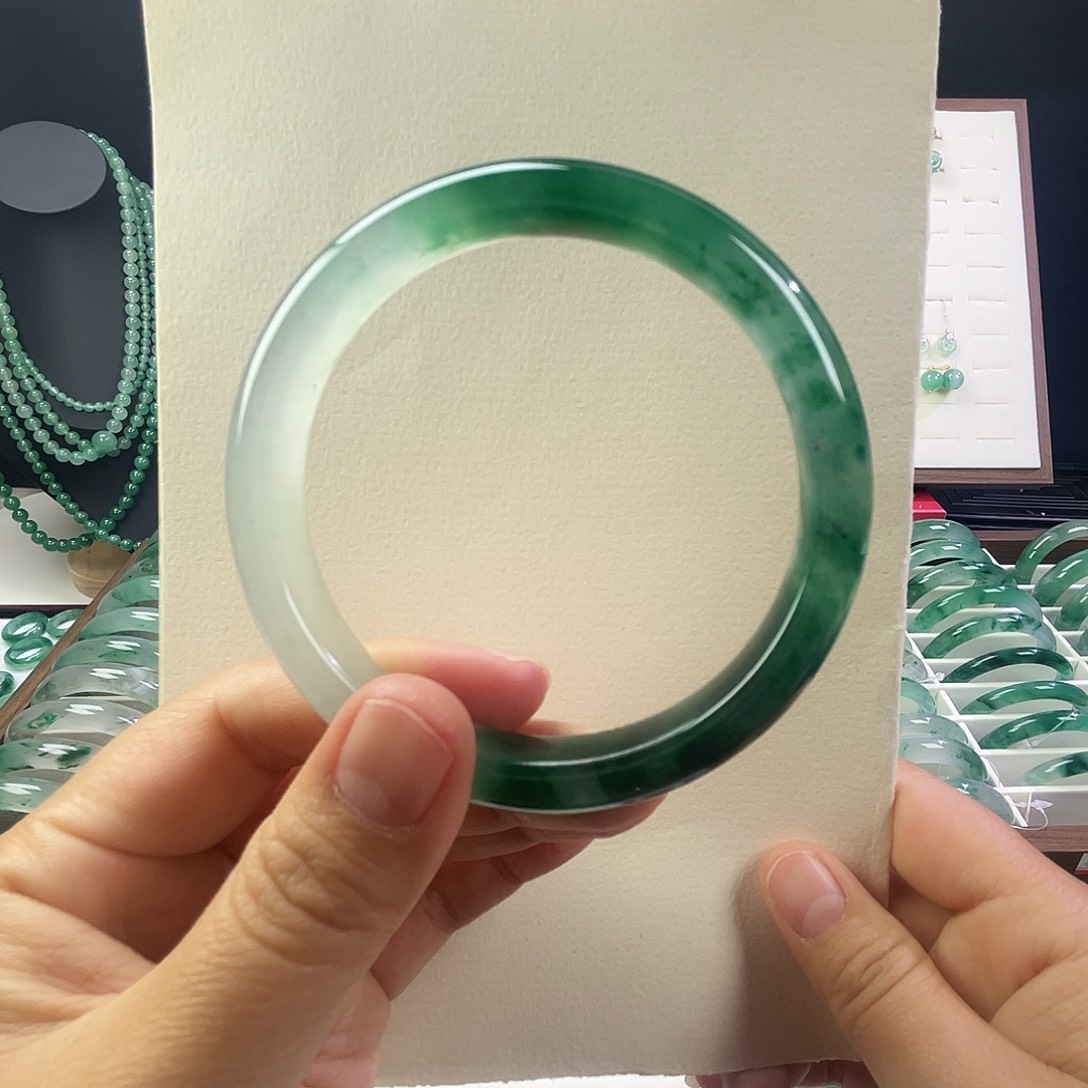 石英质玉未镶嵌手镯56