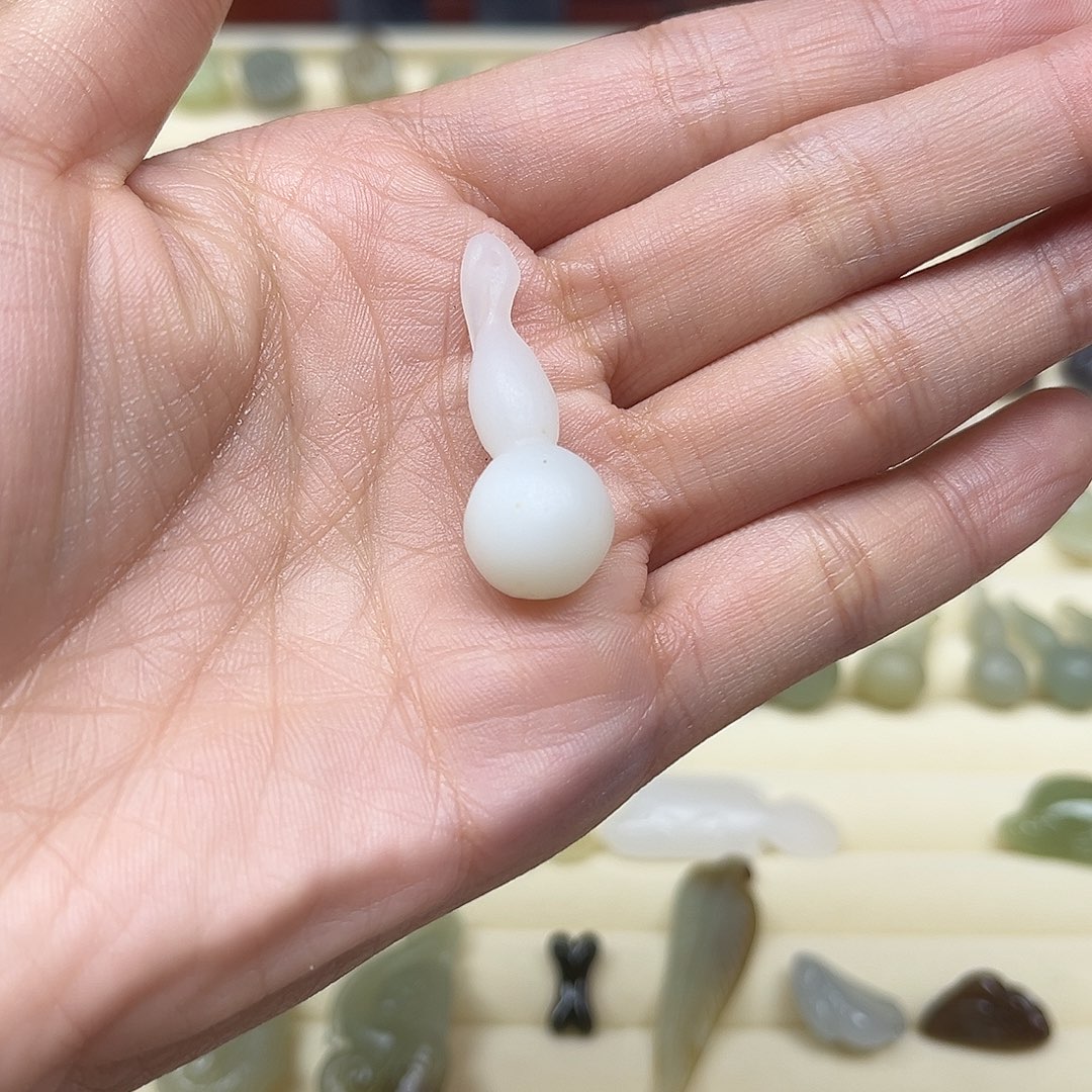 和田玉未镶嵌珠宝半成品