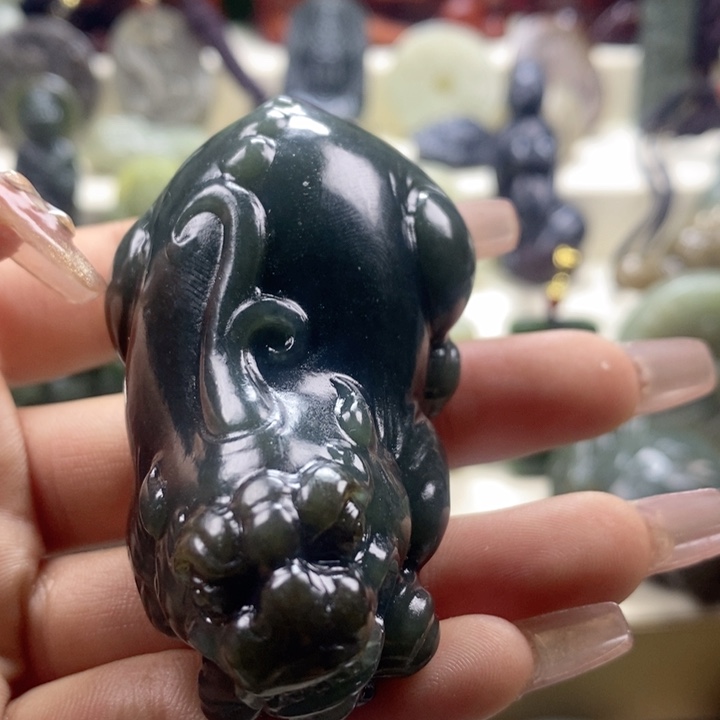 和田玉颈饰未镶嵌呢***啥