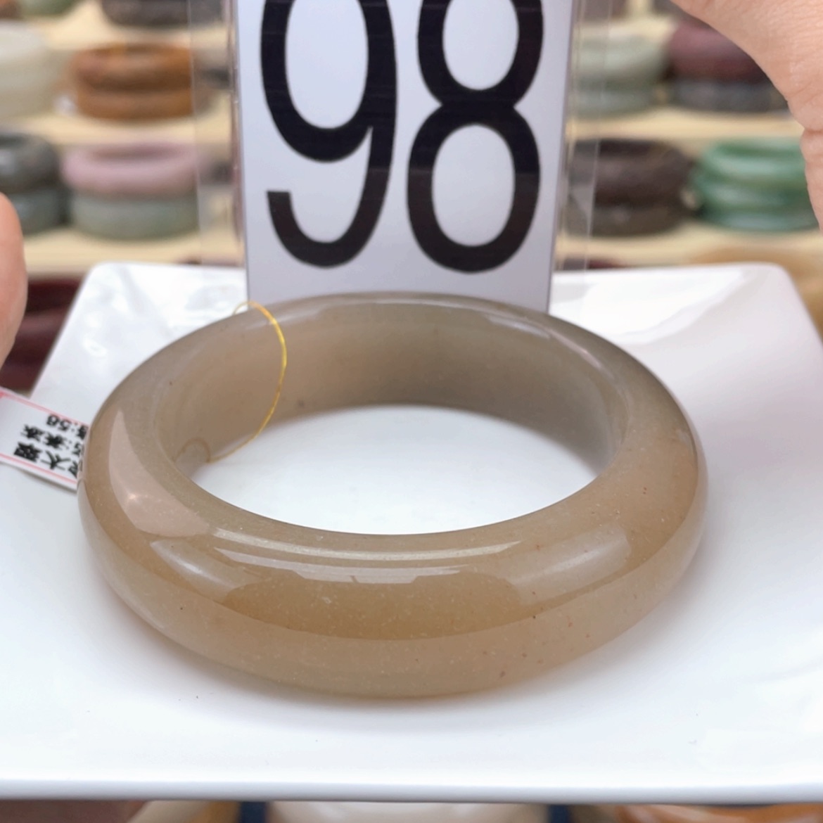 【闪购商品】石英质玉手镯未镶嵌