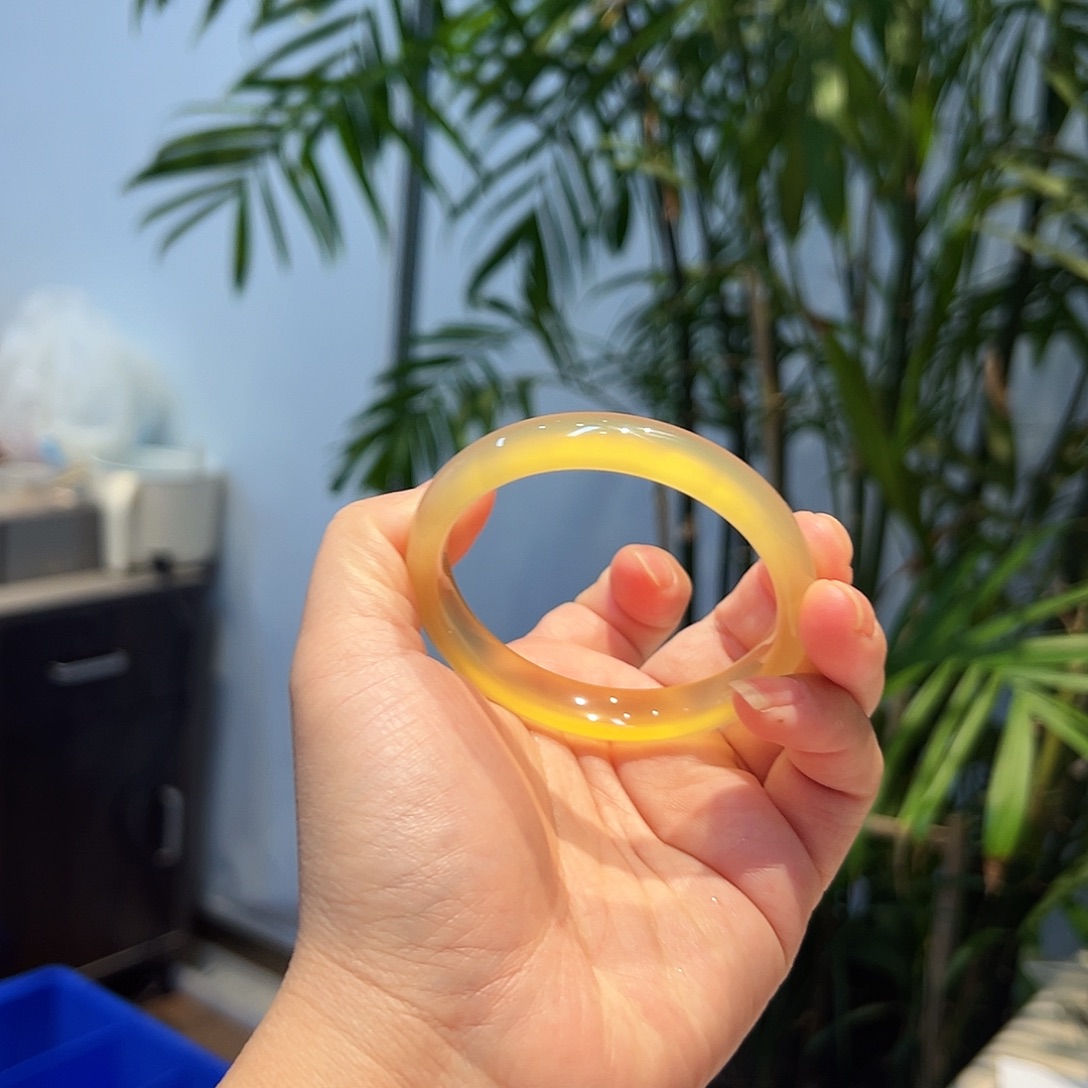 y***y玛瑙/玉髓未镶嵌手镯