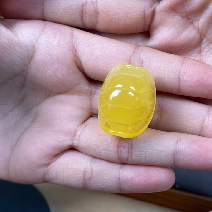 未镶嵌琥珀裸石富甲