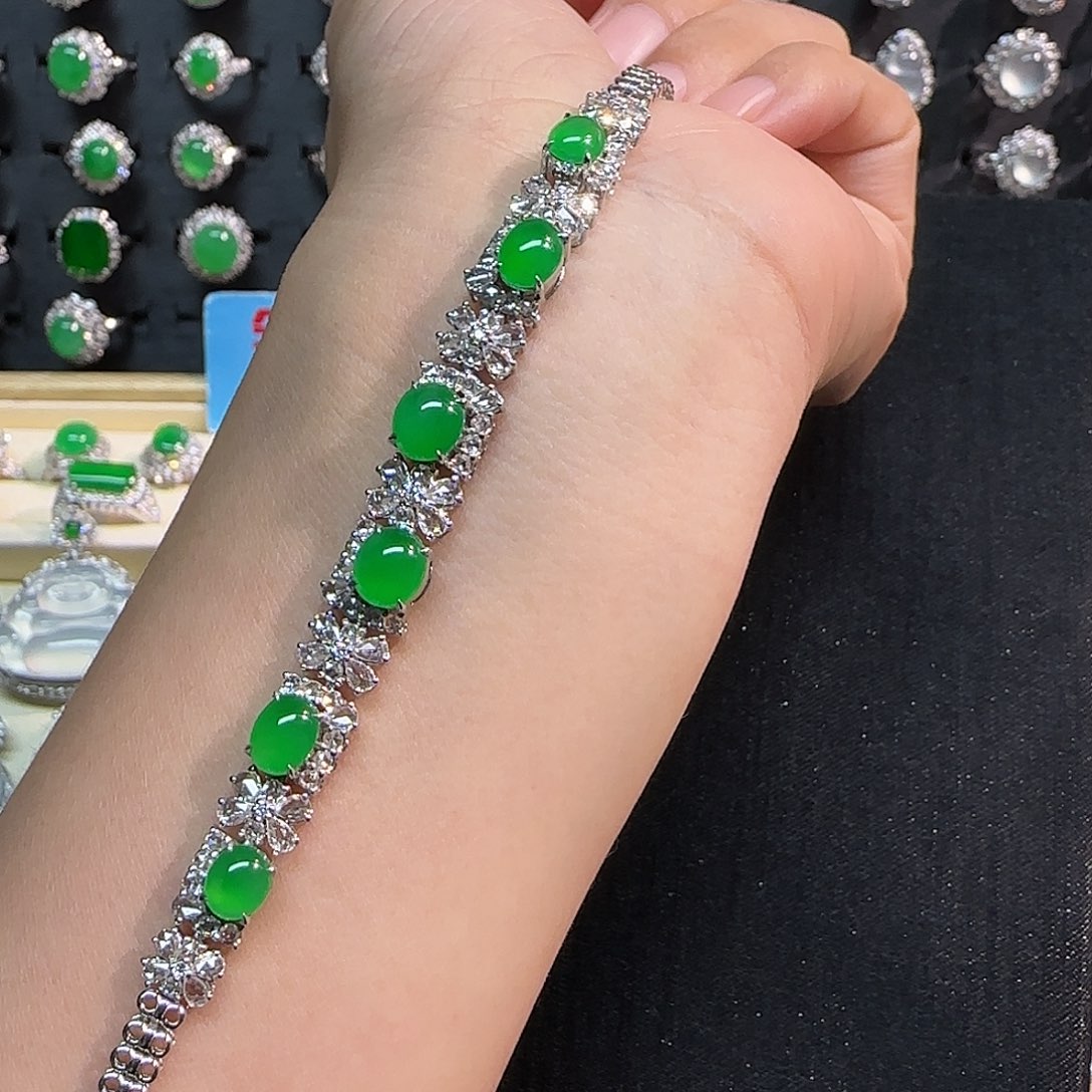 翡翠18K金镶嵌手链蛋面