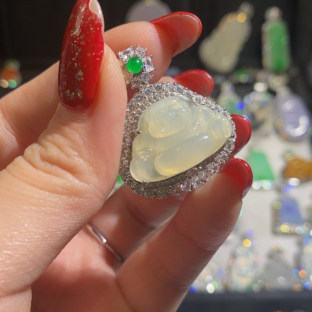 翡翠颈饰银S925镶嵌天然翡翠