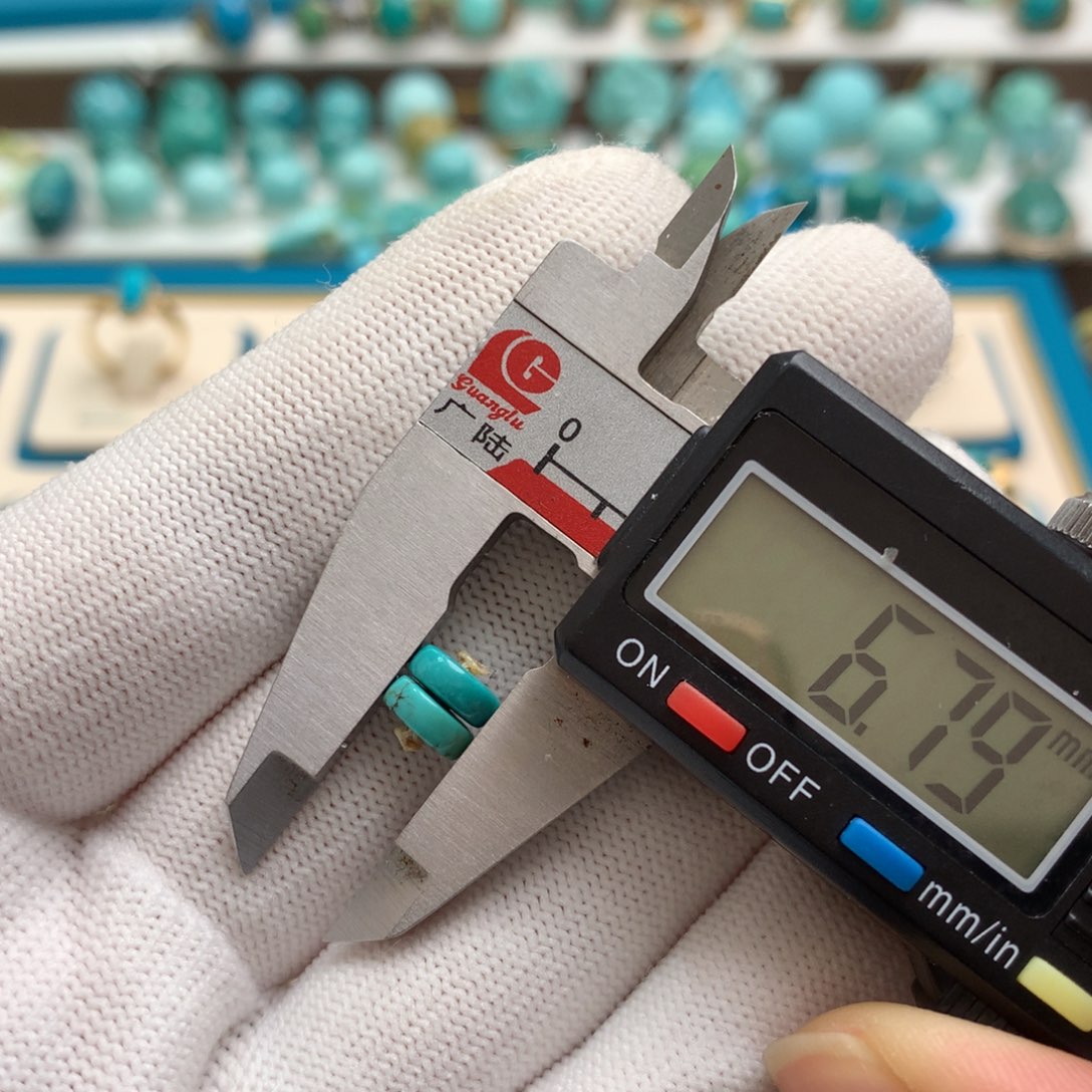 泥***娃绿松石未镶嵌散珠