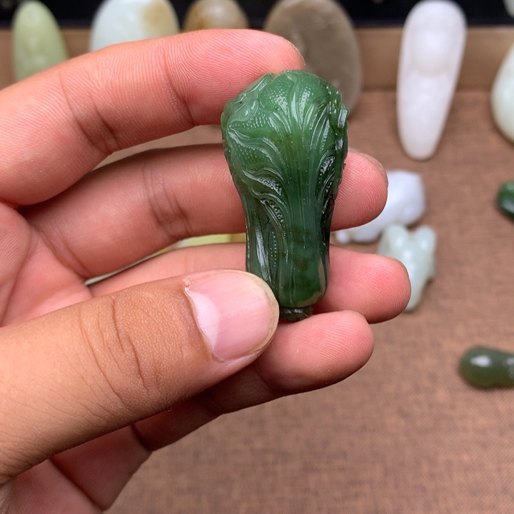 颈饰未镶嵌和田玉（糖玉）