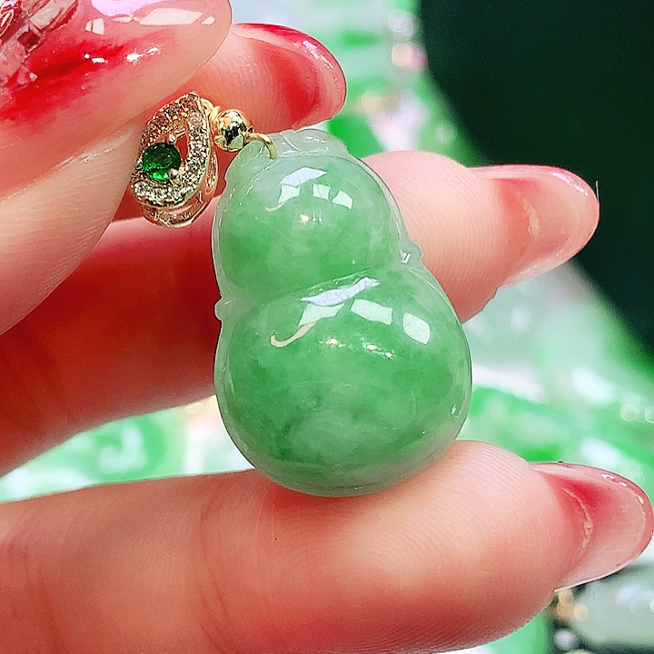 翡翠未镶嵌项圈翡翠