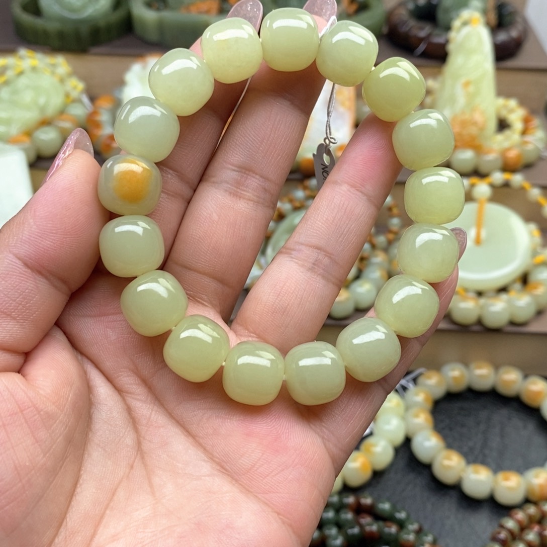 透闪石质玉未镶嵌手链