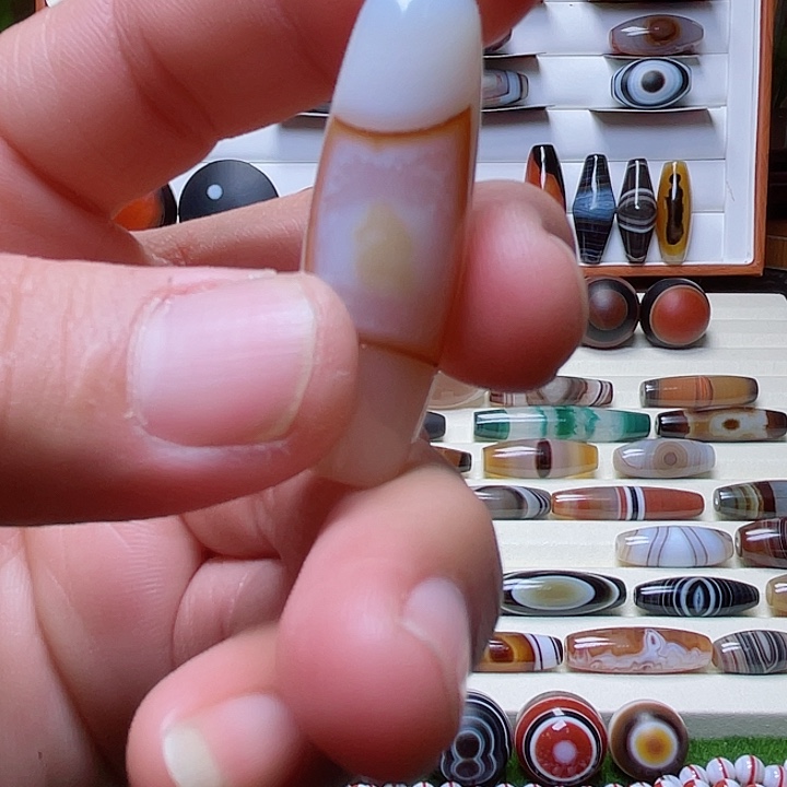 未镶嵌颈饰玛瑙/玉髓彩****y